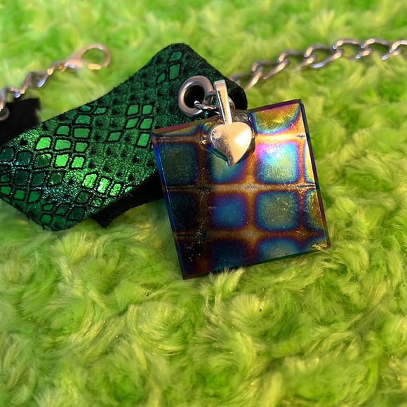 Rainbow titanium pyramid necklace choker - Picture 14 of 14